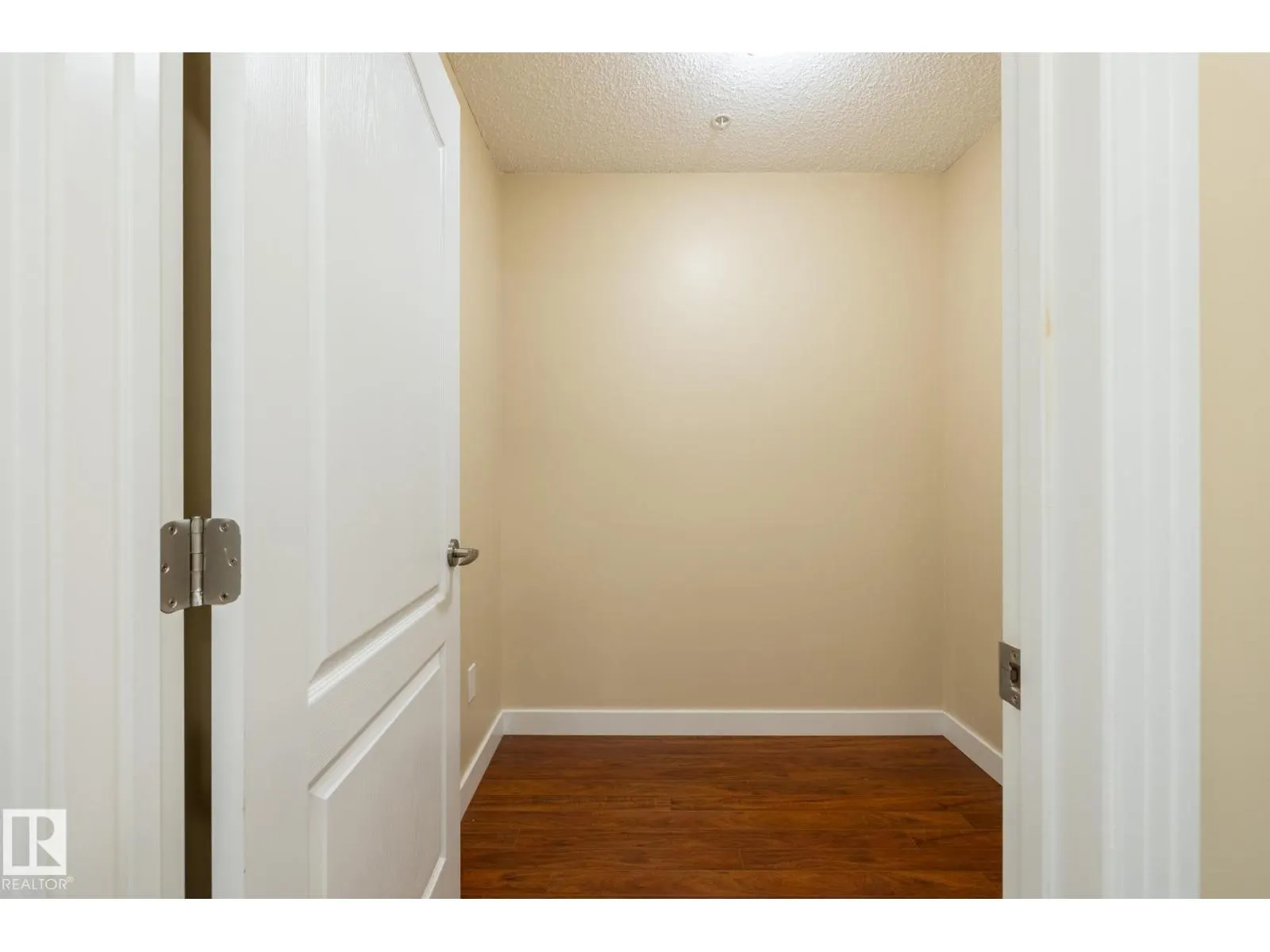 #303 12650 142 AV NW
