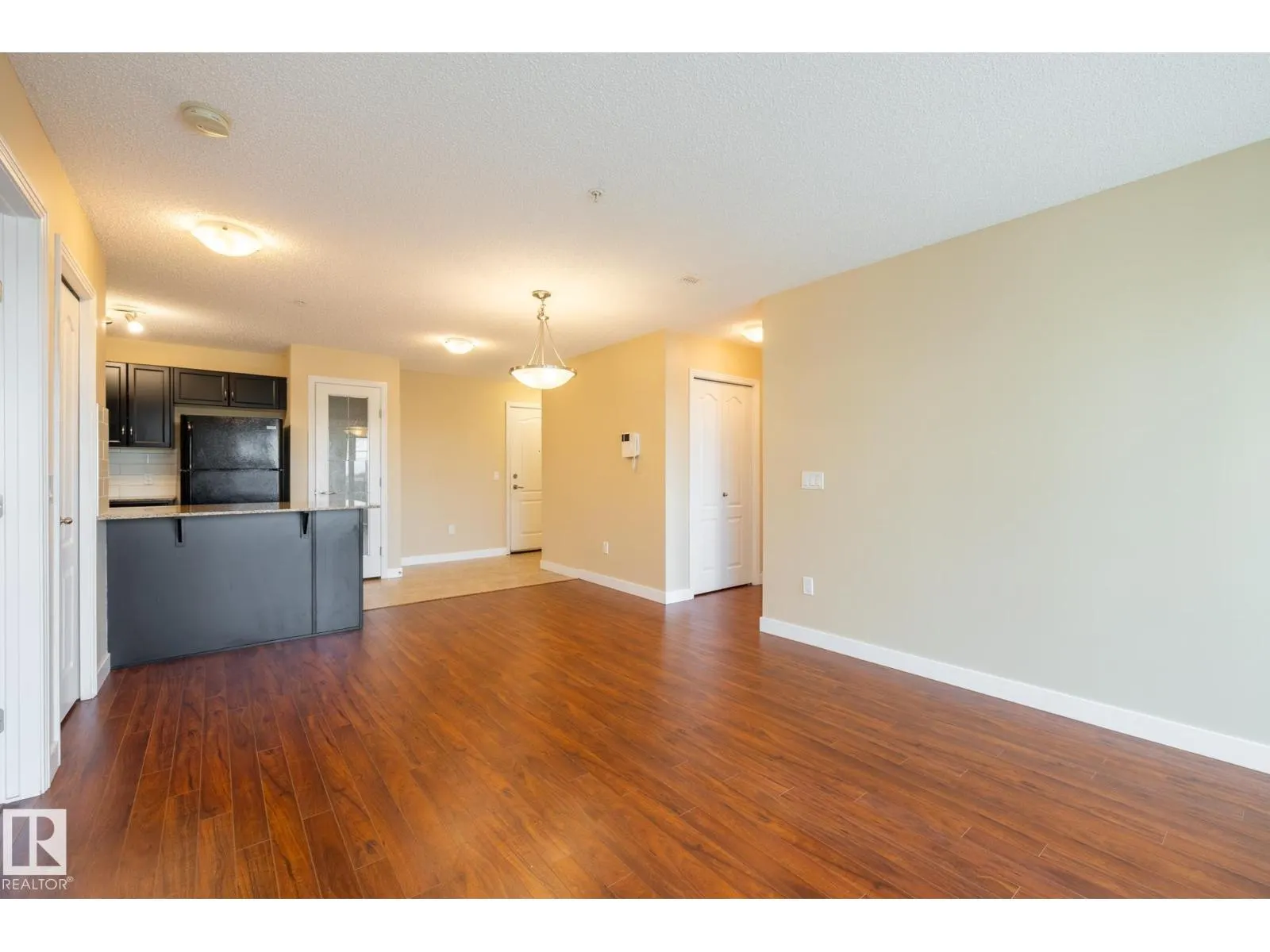 #303 12650 142 AV NW