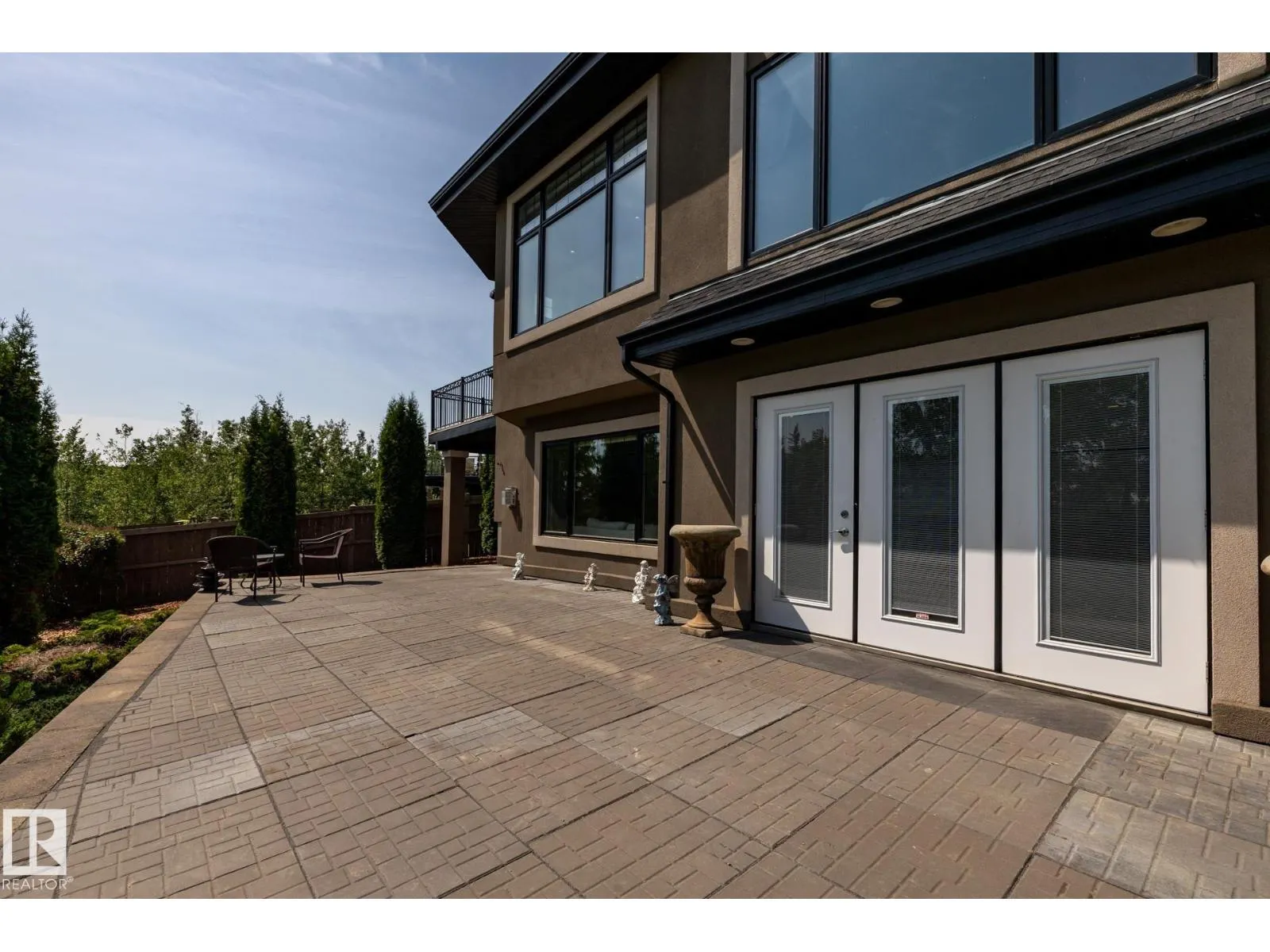 1018 HOLLANDS PT NW