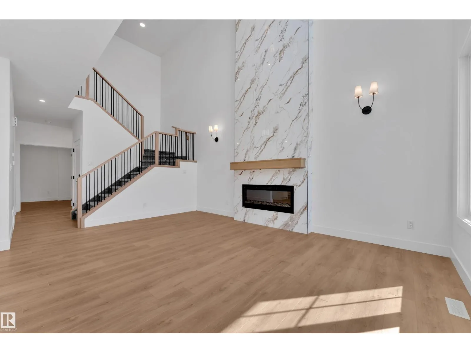 266 Munn WY