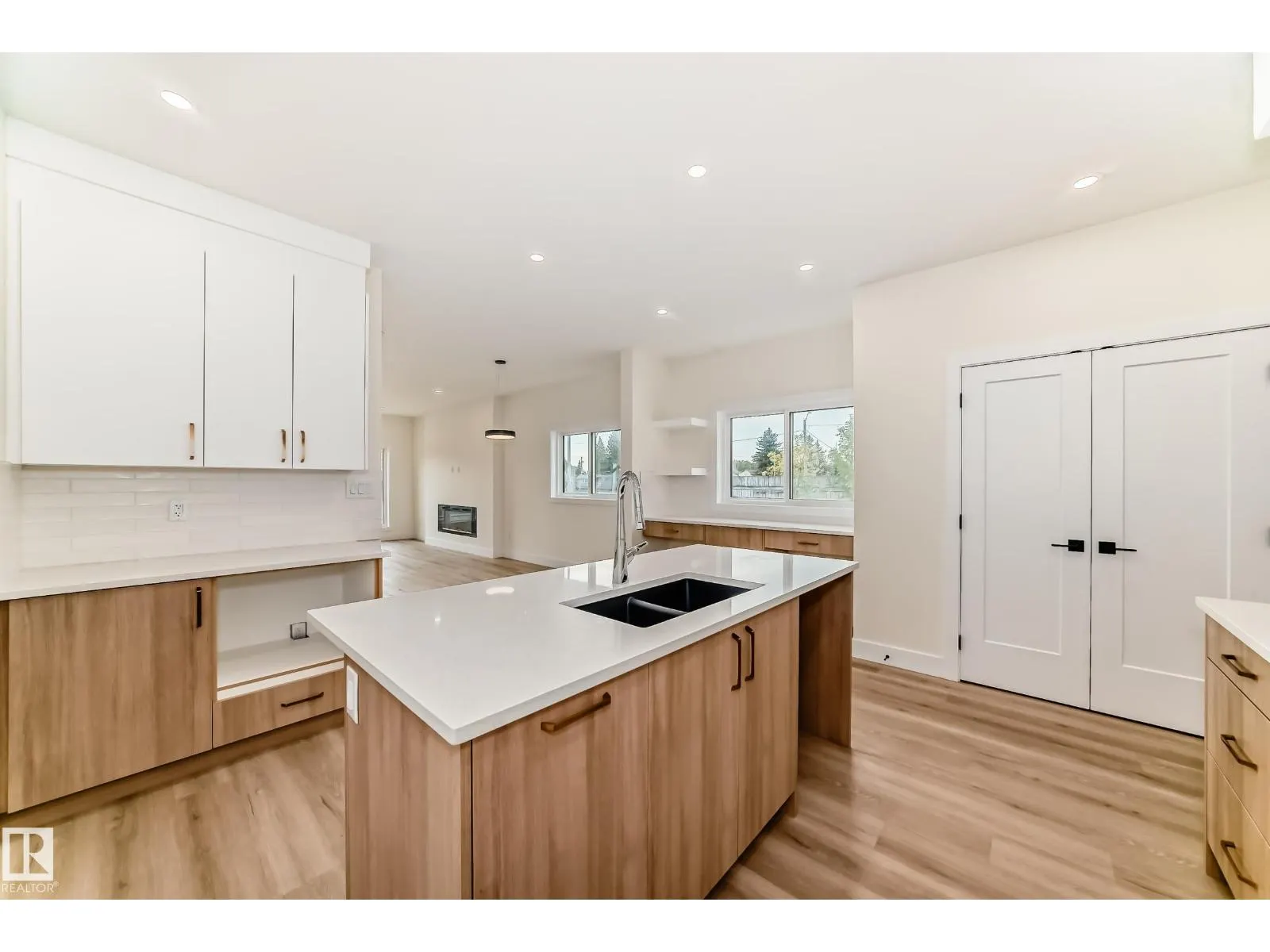 10718 149 ST NW NW