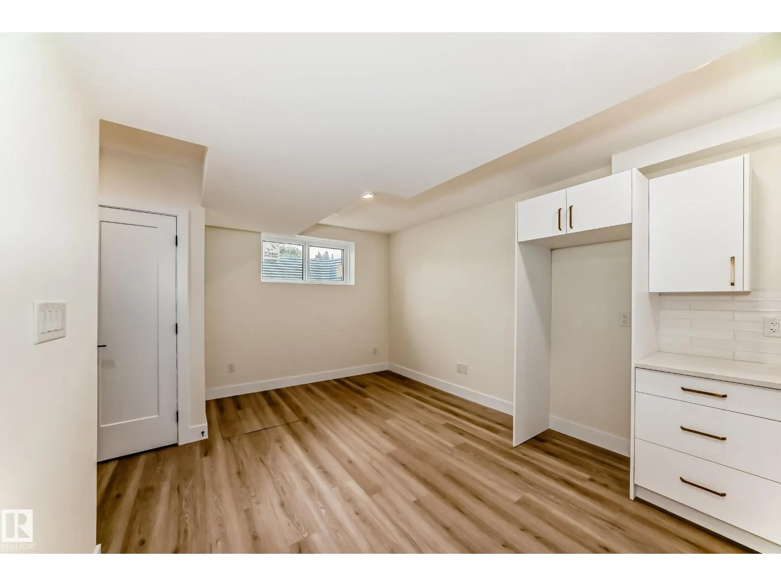 10718 149 ST NW NW