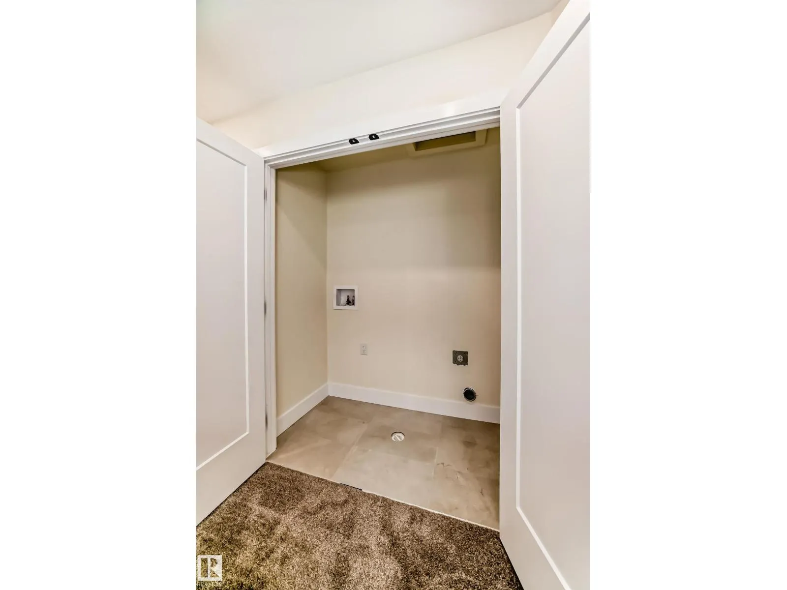 10718 149 ST NW NW