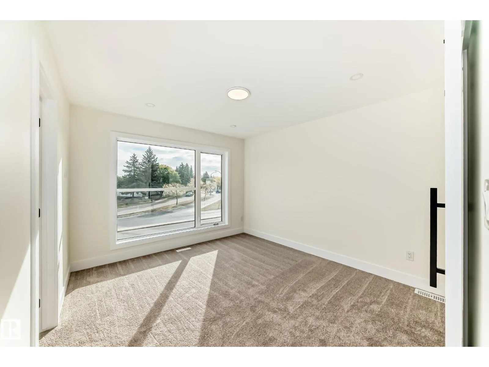 10718 149 ST NW NW