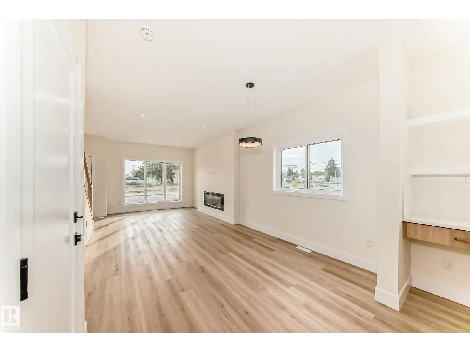 10718 149 ST NW NW