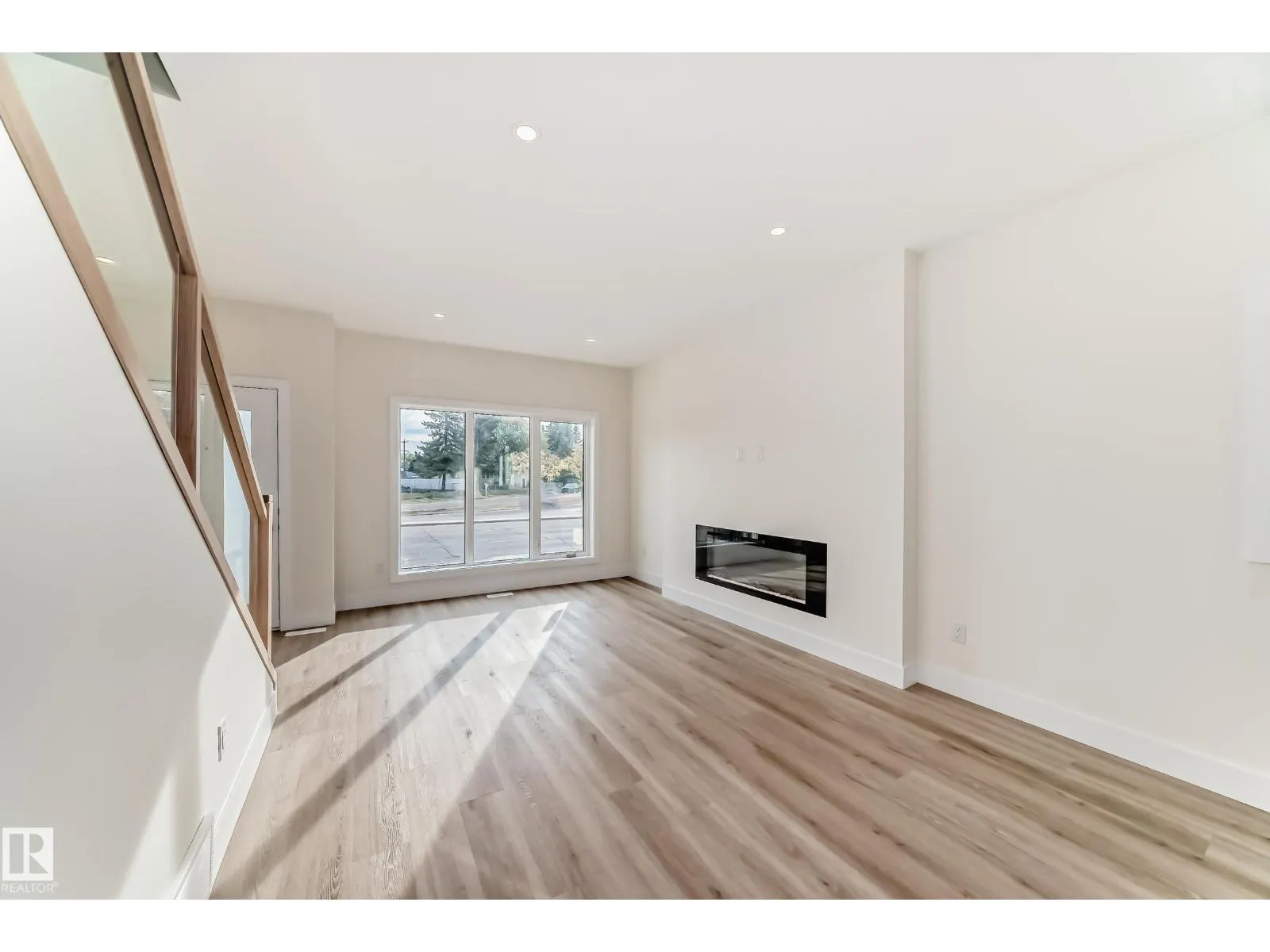 10718 149 ST NW NW