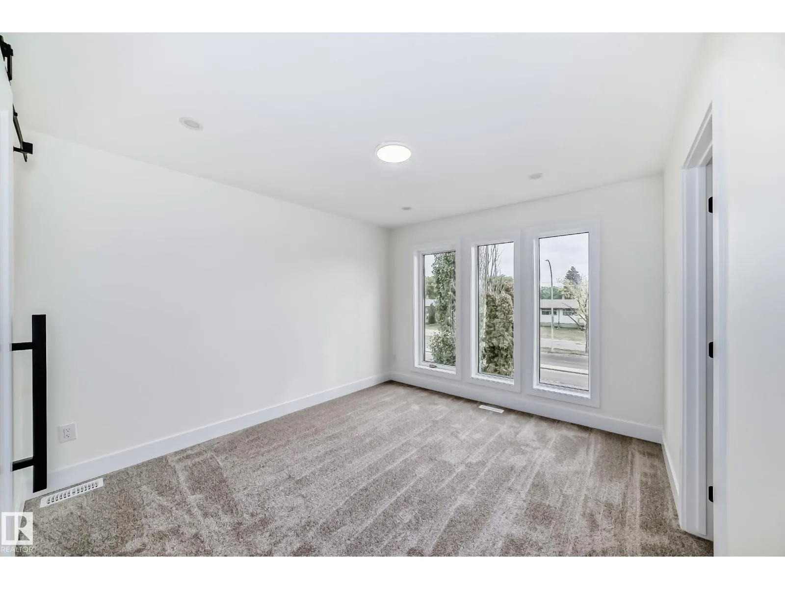 10720 149 ST NW NW