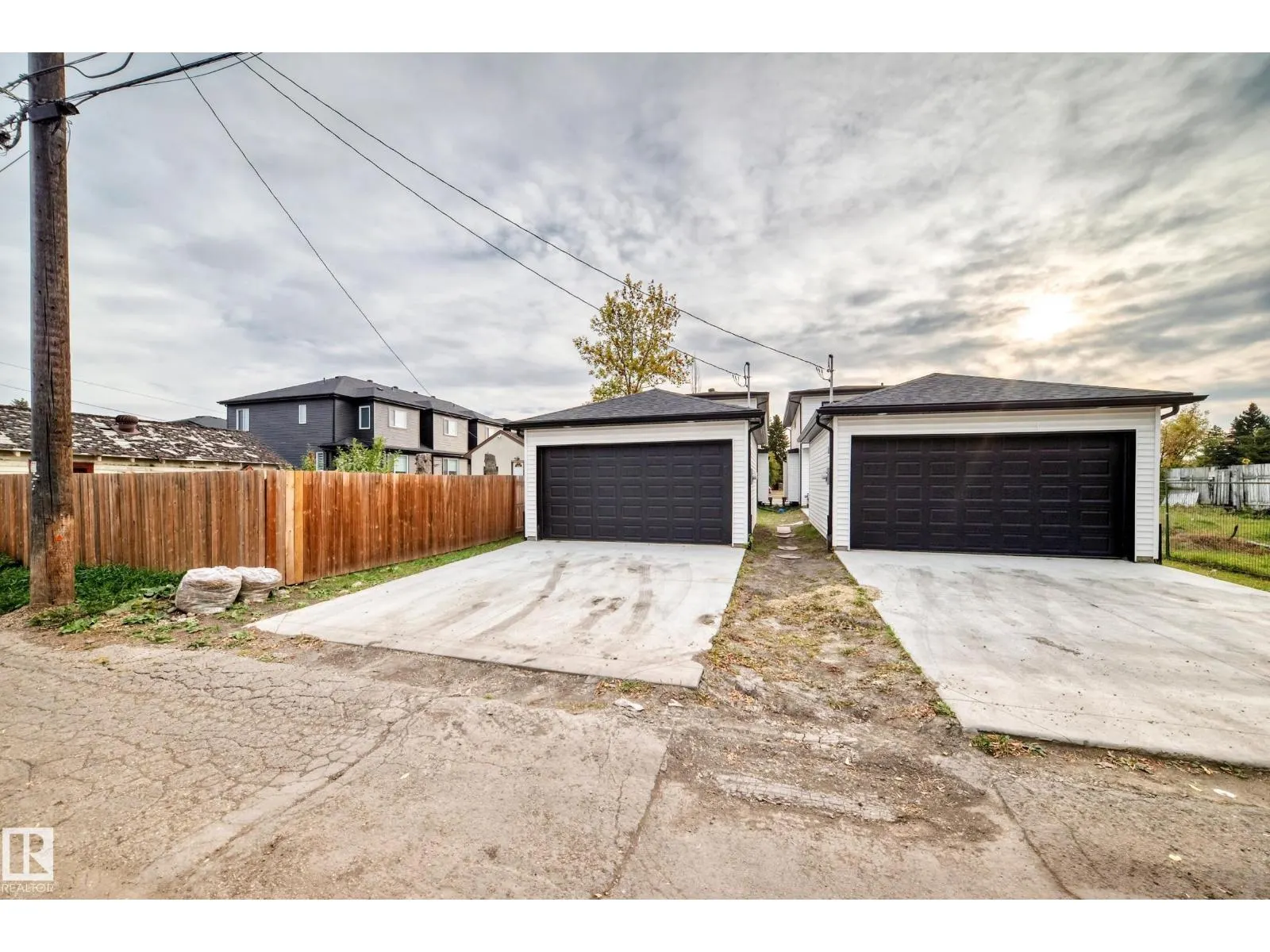 10720 149 ST NW NW