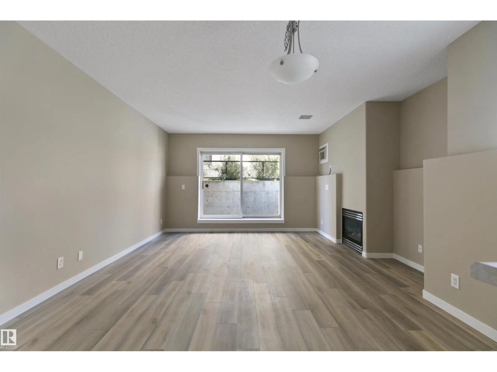#104 10905 109 ST NW