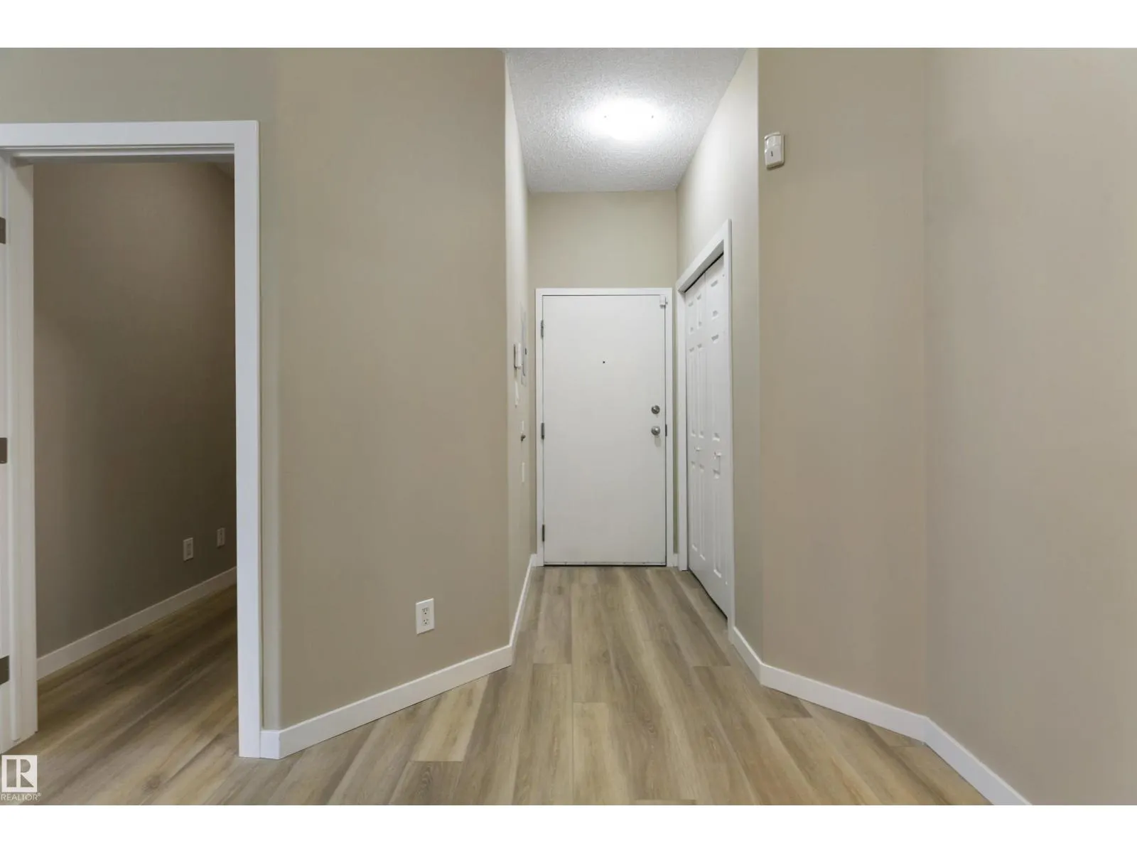 #104 10905 109 ST NW