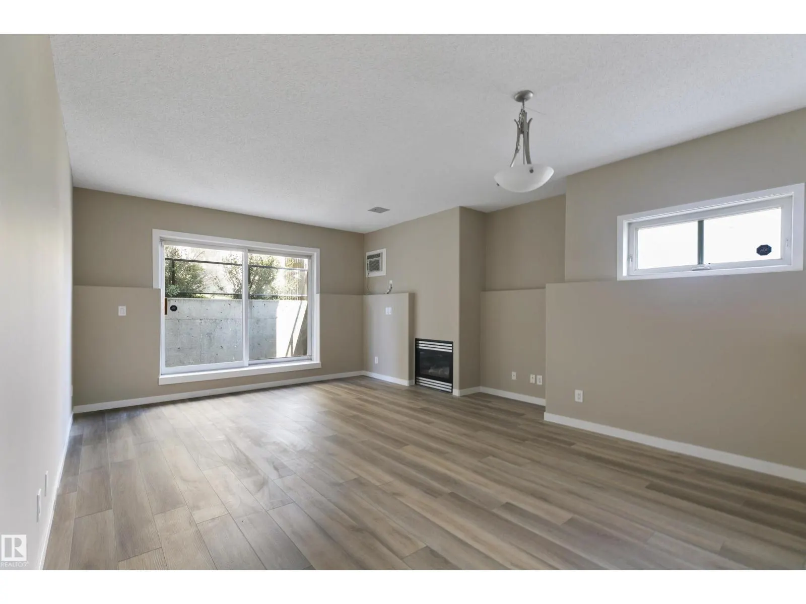 #104 10905 109 ST NW