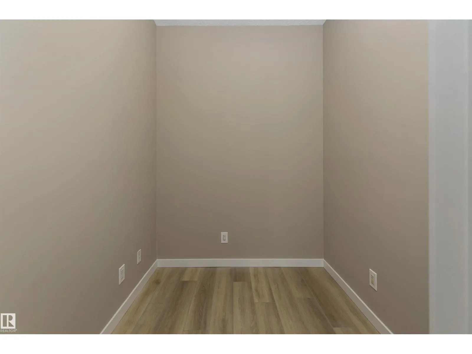 #104 10905 109 ST NW
