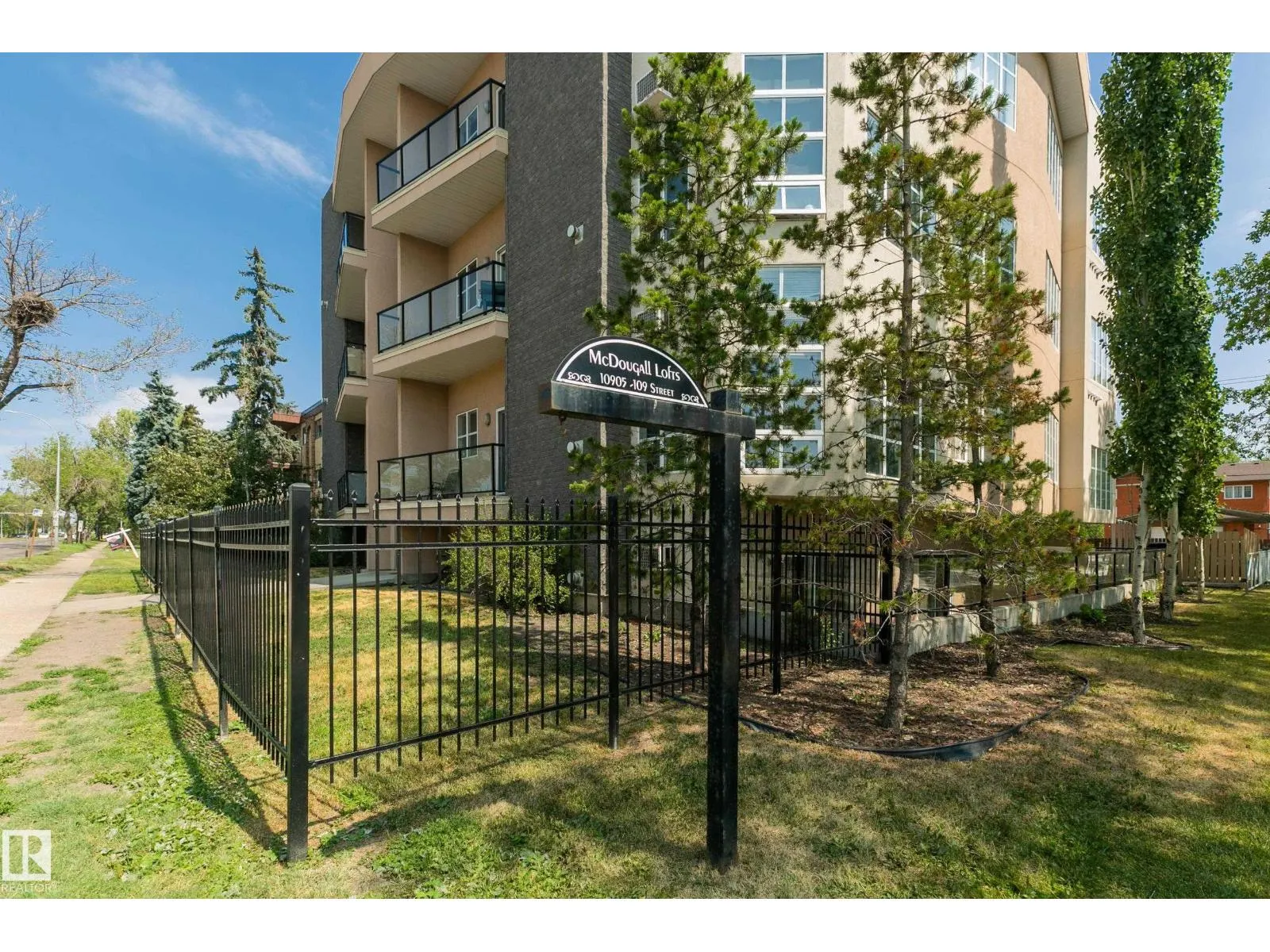 #104 10905 109 ST NW