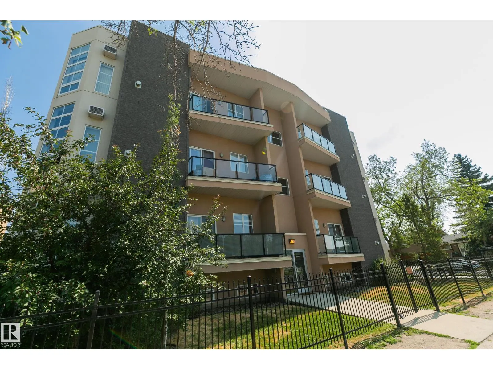 #104 10905 109 ST NW