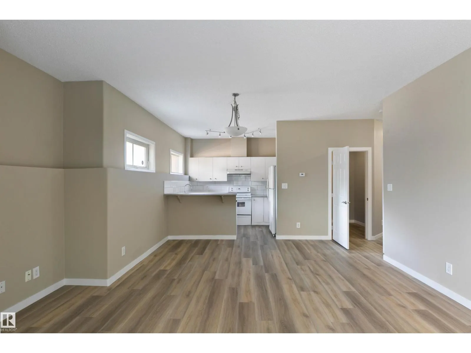 #104 10905 109 ST NW