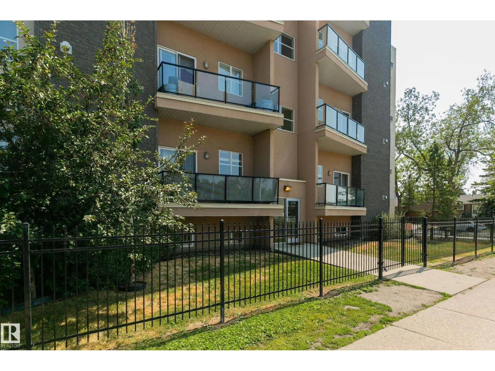 #104 10905 109 ST NW