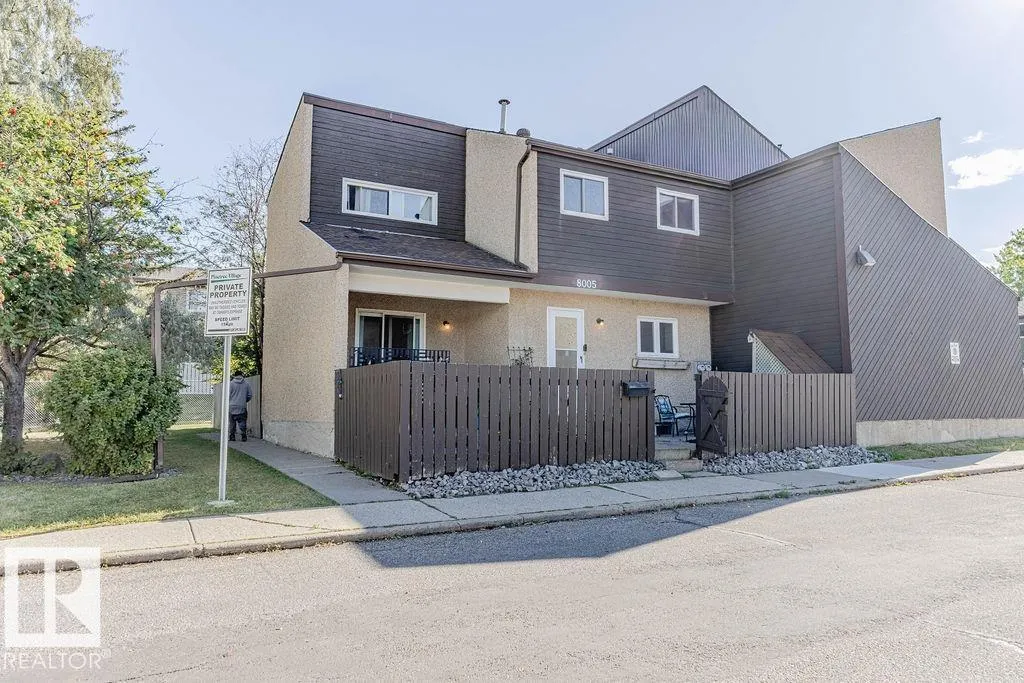 8005 27 AV NW