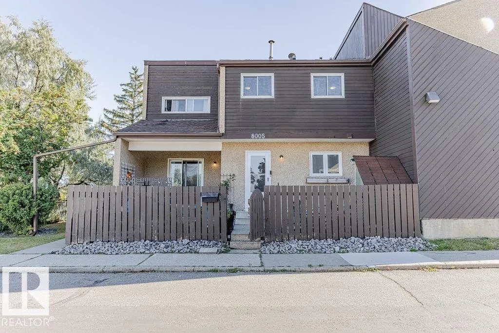 8005 27 AV NW