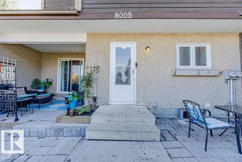 8005 27 AV NW
