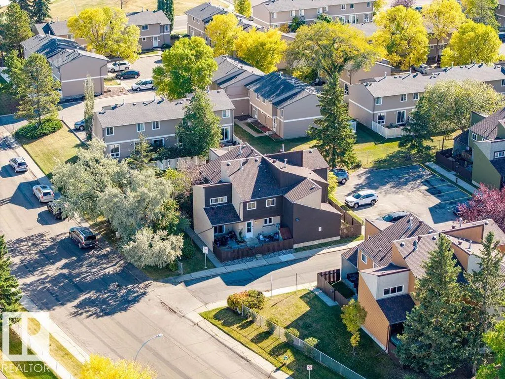 8005 27 AV NW