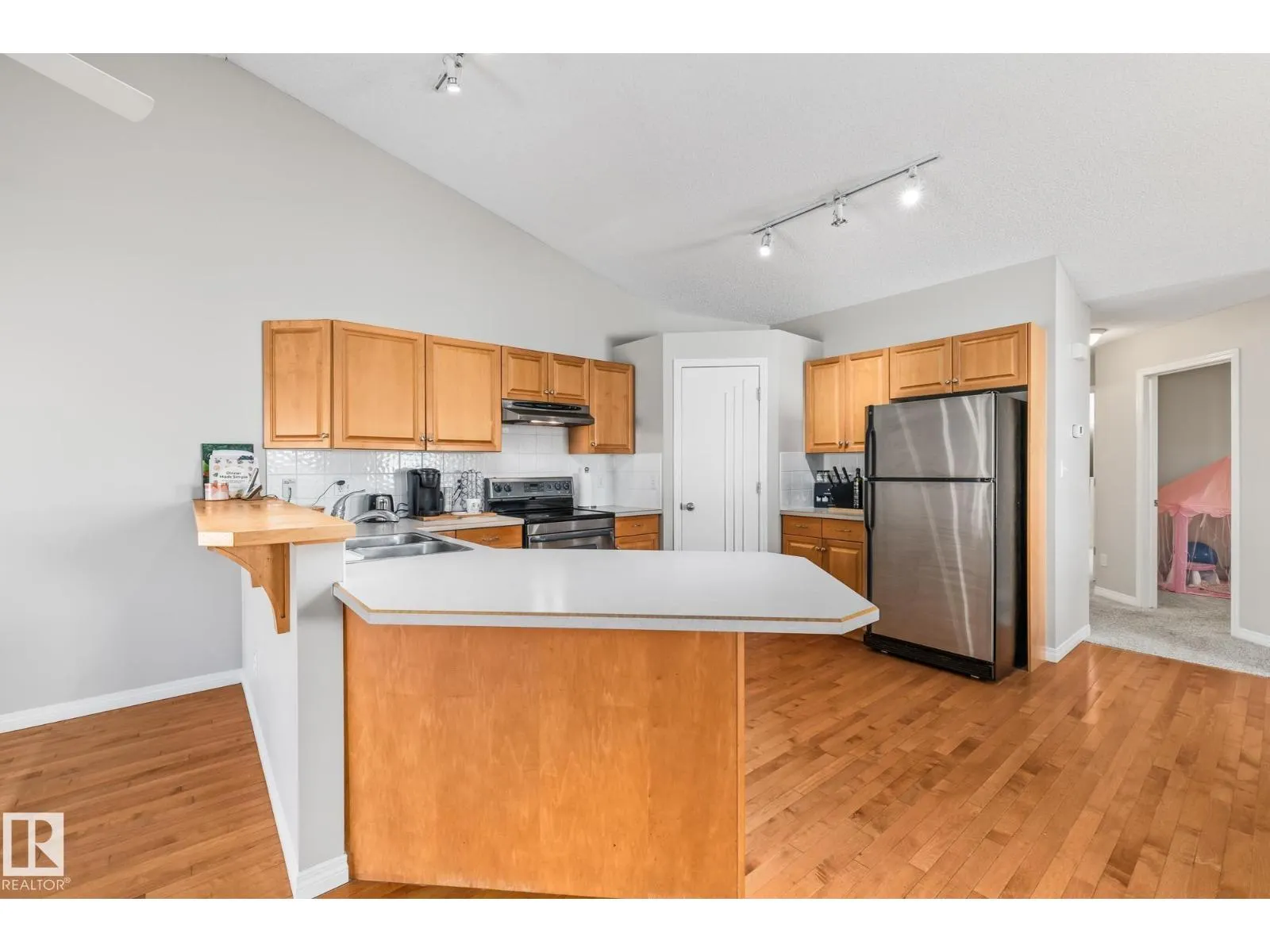 #3 303 LEGER WY NW