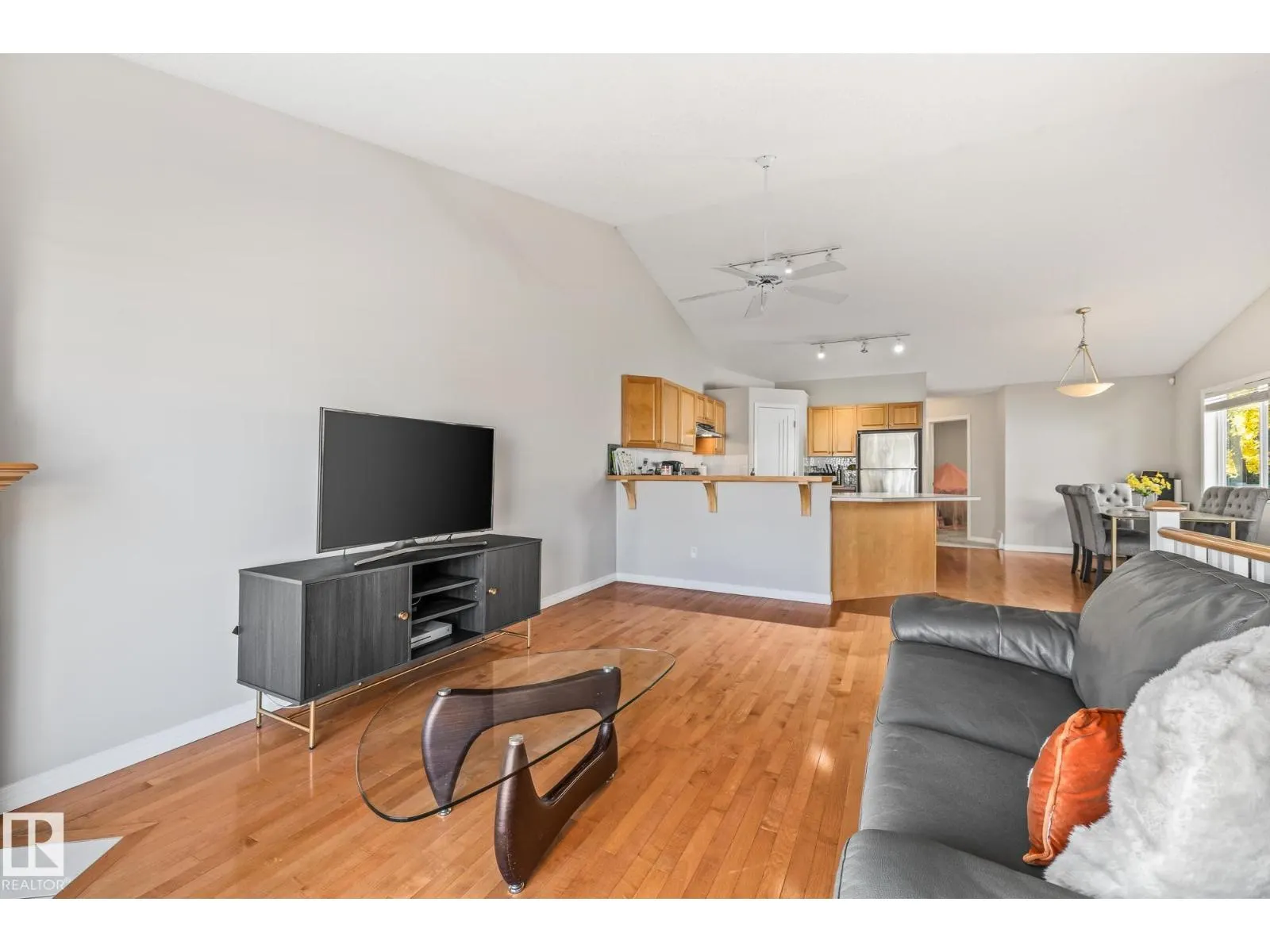 #3 303 LEGER WY NW