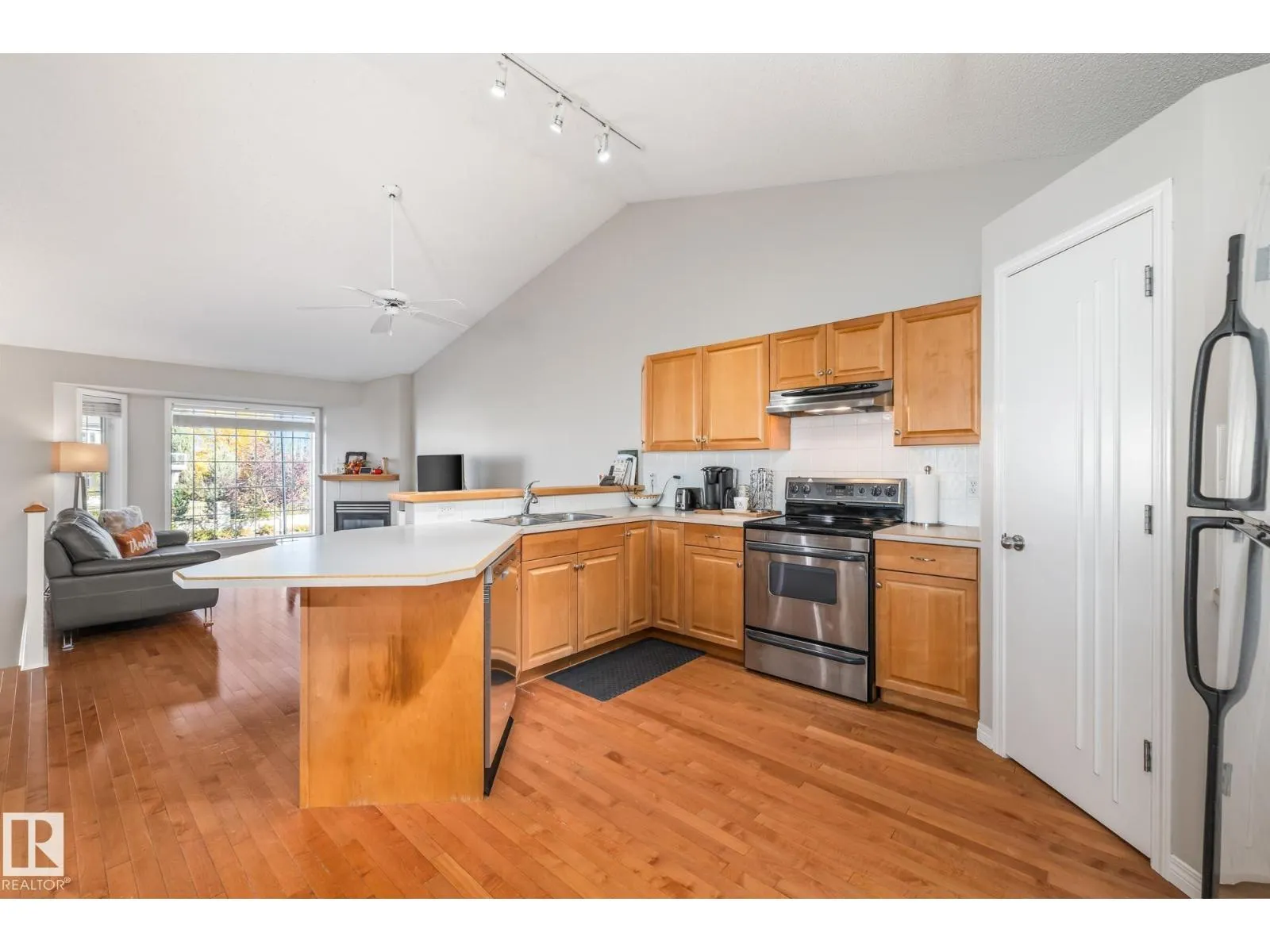 #3 303 LEGER WY NW