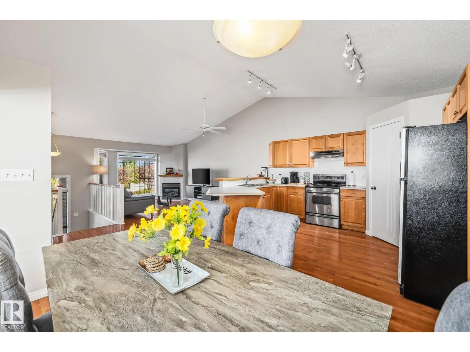 #3 303 LEGER WY NW