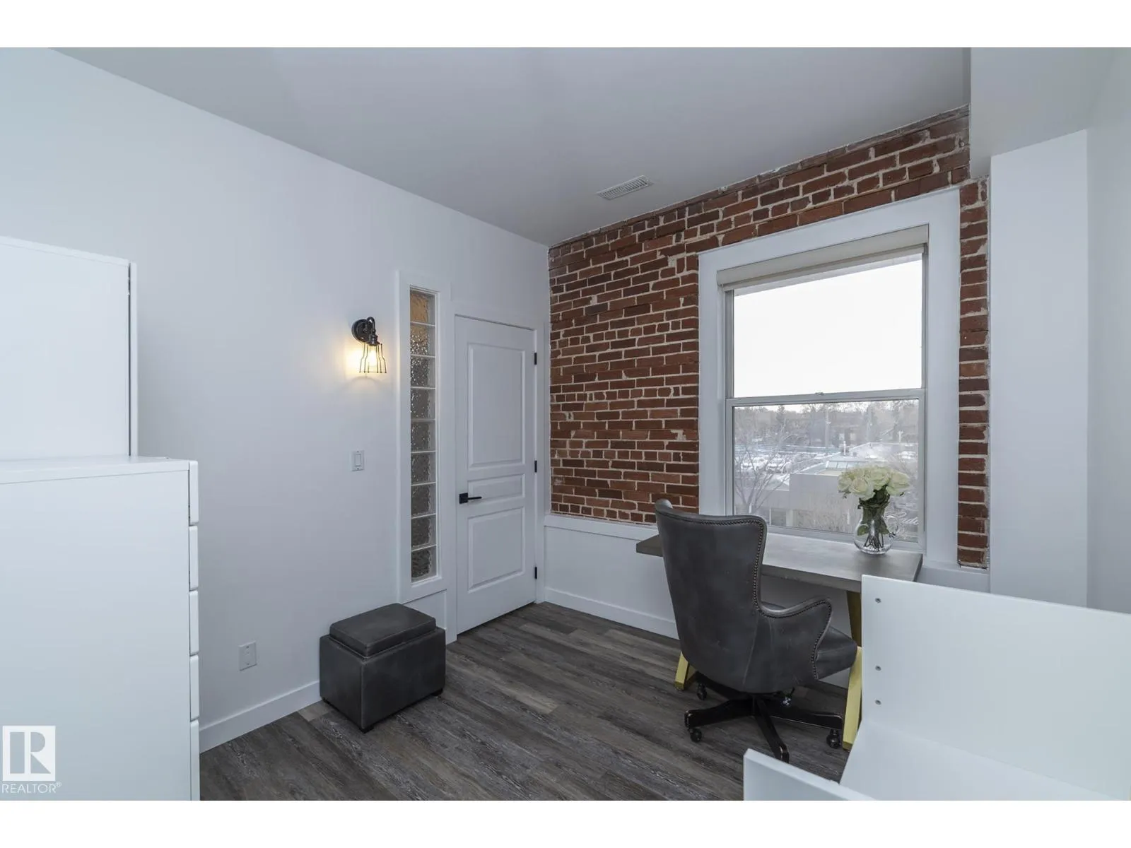 #401 10728 82 AV NW