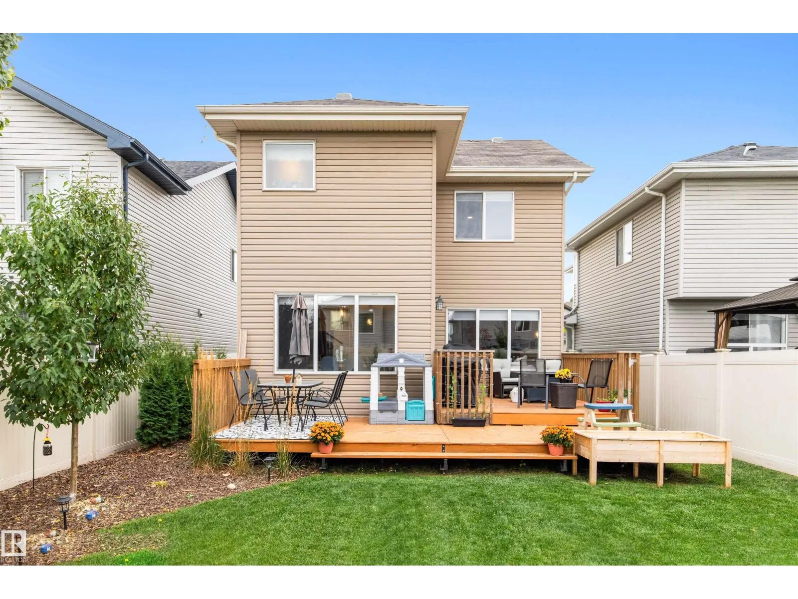 1728 Hammond CR NW NW