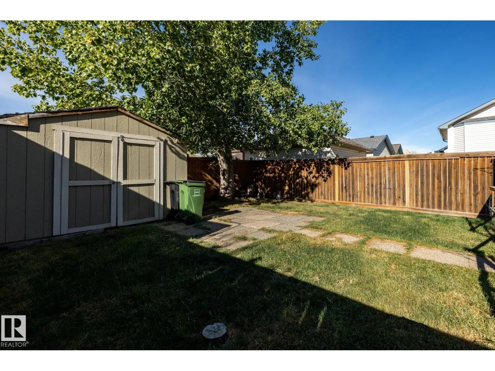628 88 ST SW