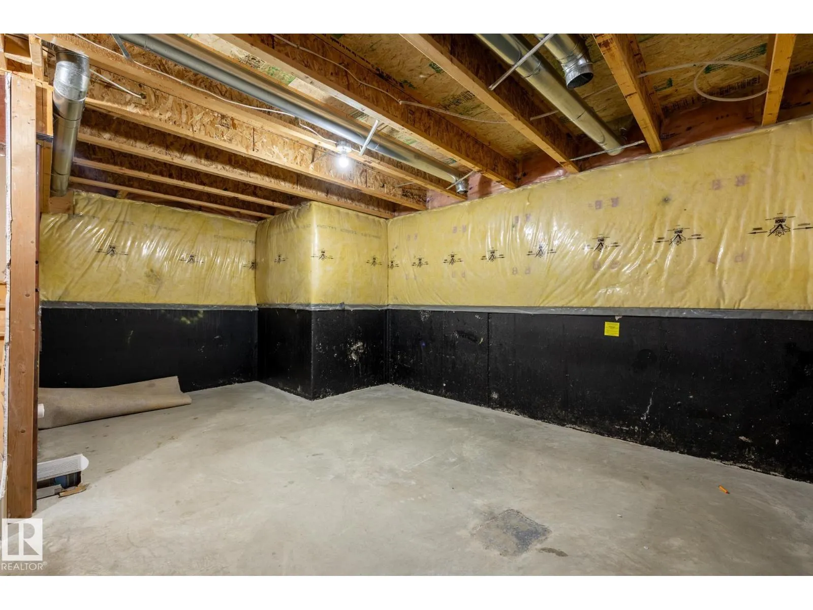 628 88 ST SW