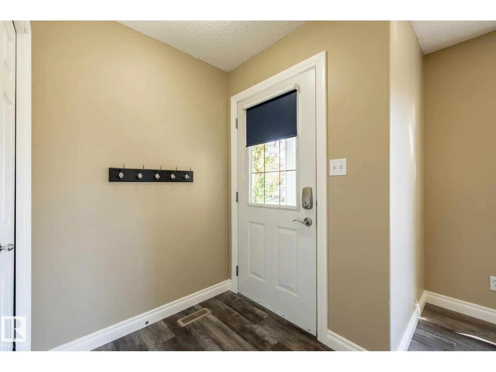 628 88 ST SW