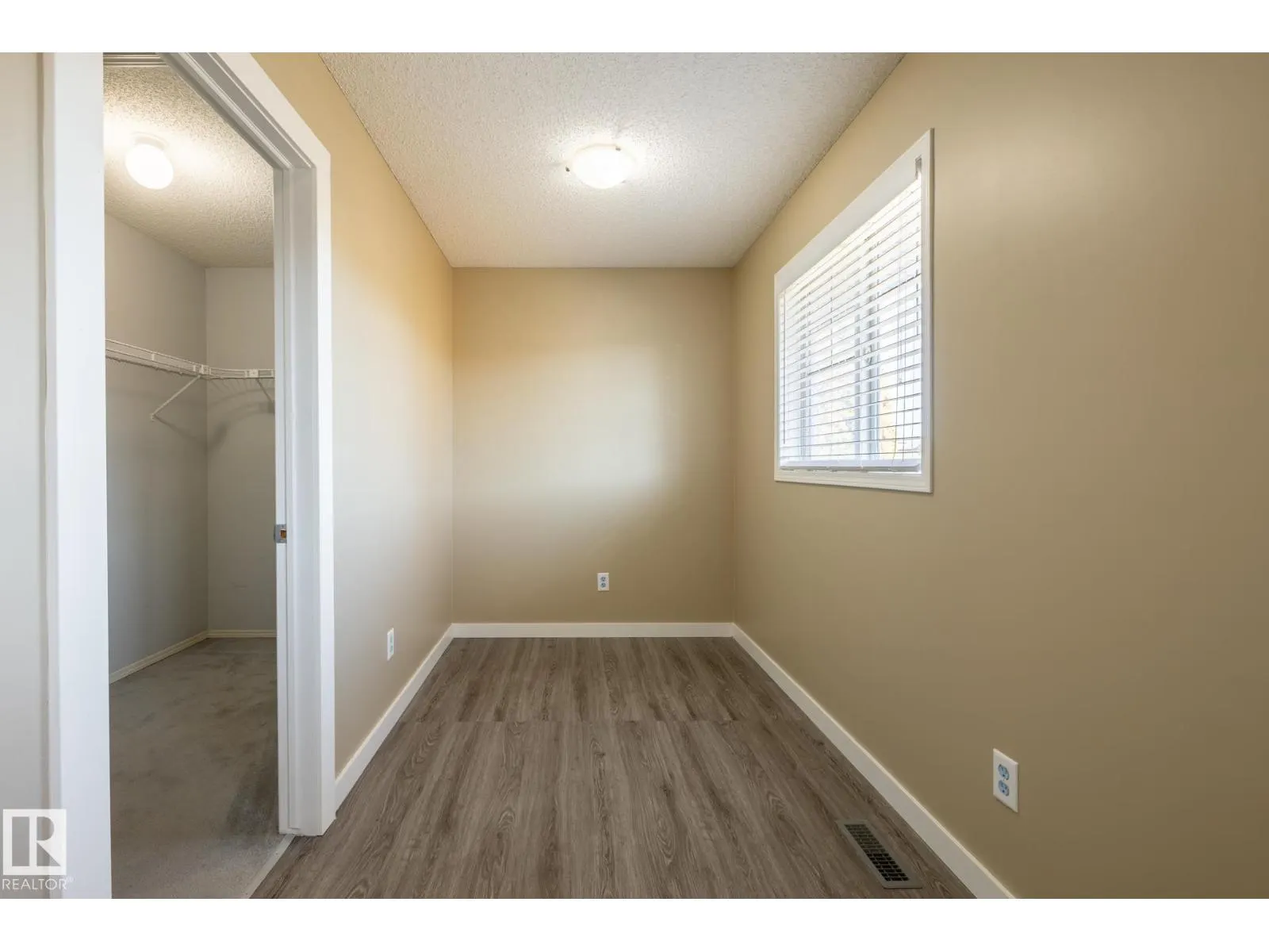 628 88 ST SW