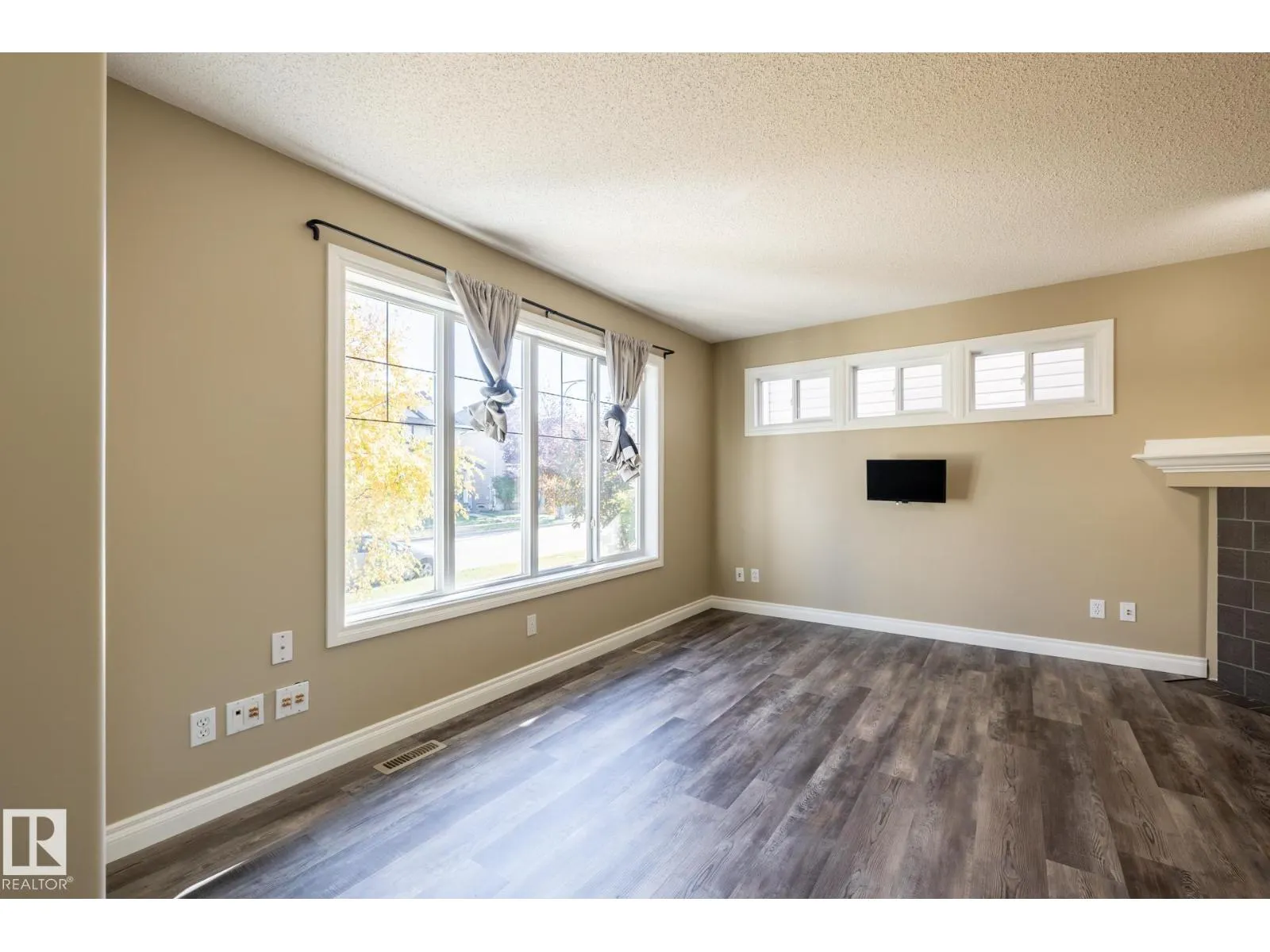 628 88 ST SW