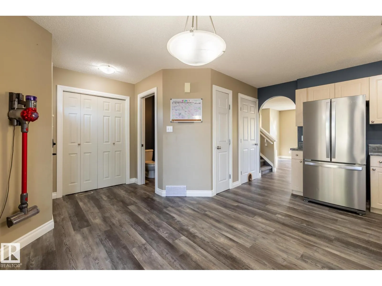 628 88 ST SW