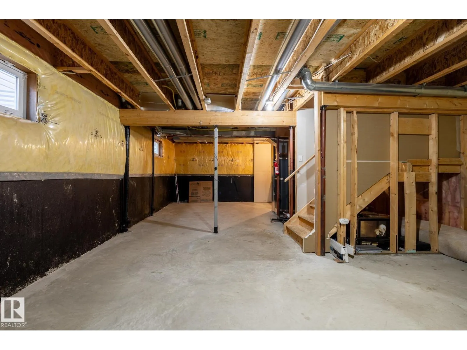 628 88 ST SW