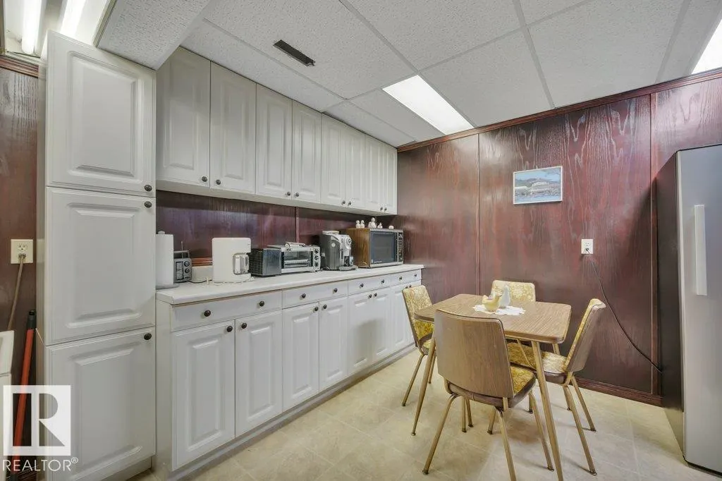 6059 106 ST NW