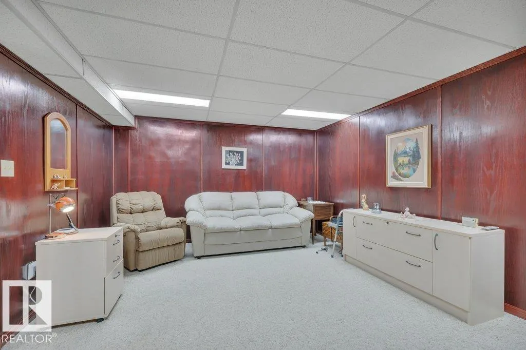 6059 106 ST NW