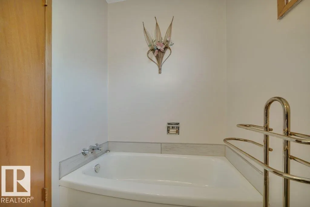 6059 106 ST NW