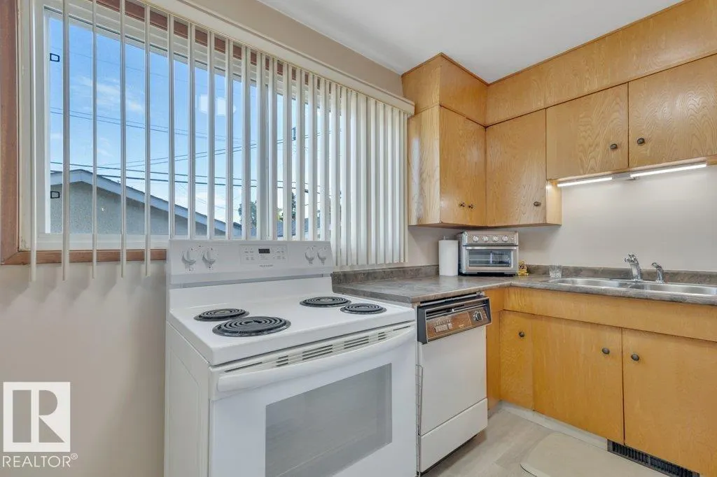 6059 106 ST NW