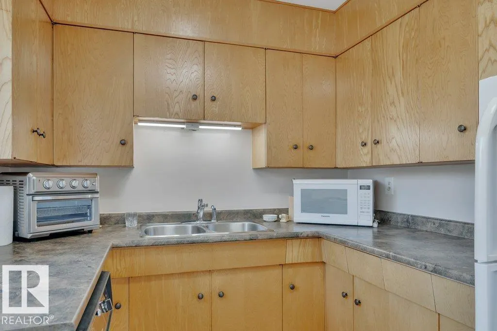 6059 106 ST NW