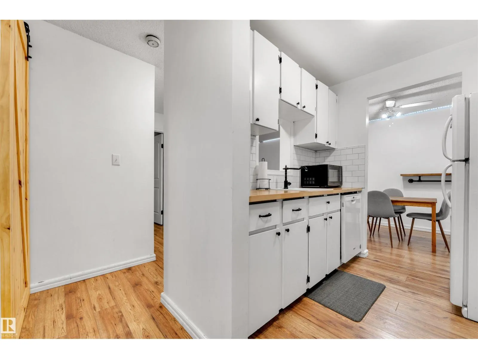 #403 1620 48 ST NW