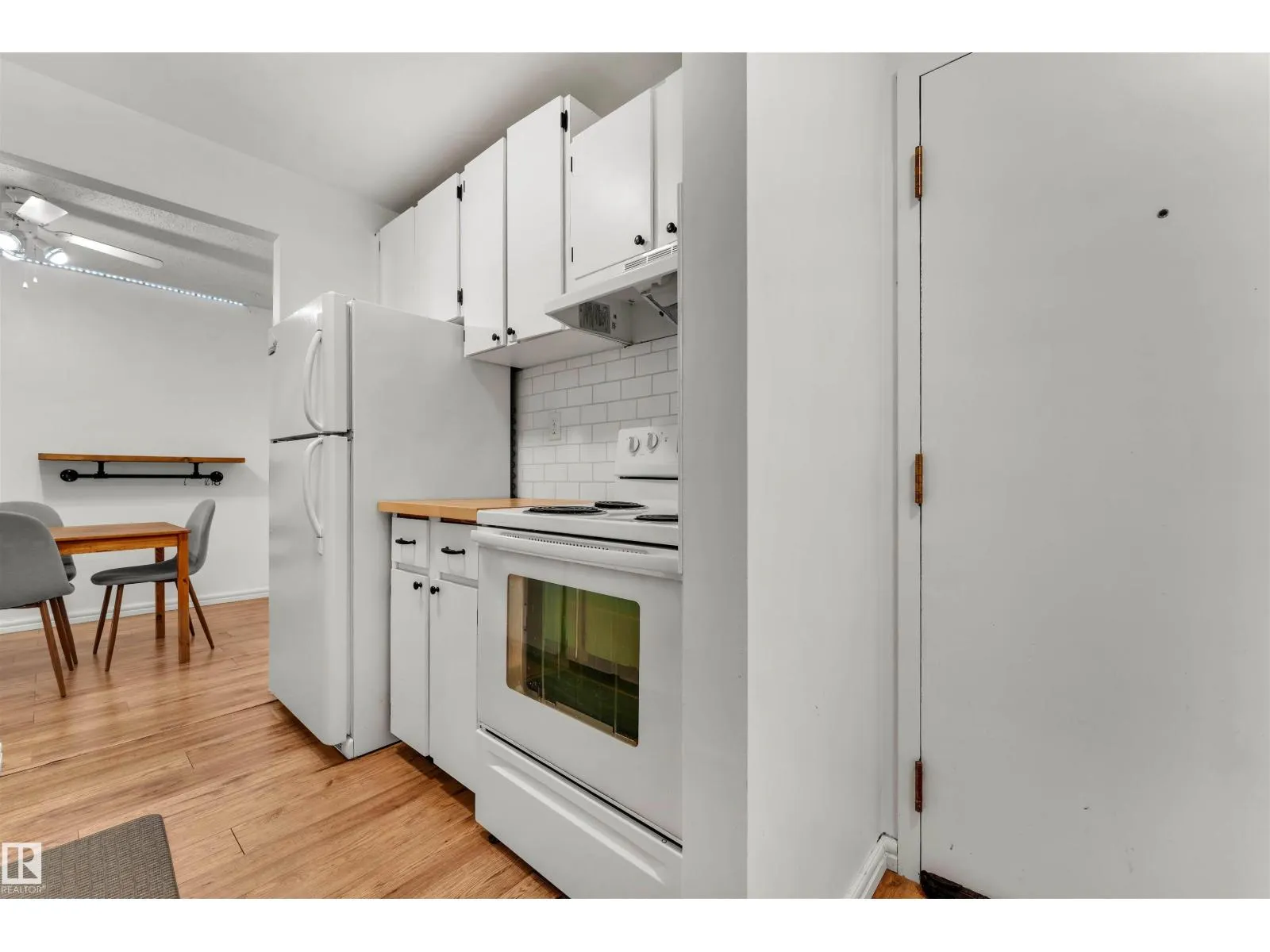 #403 1620 48 ST NW