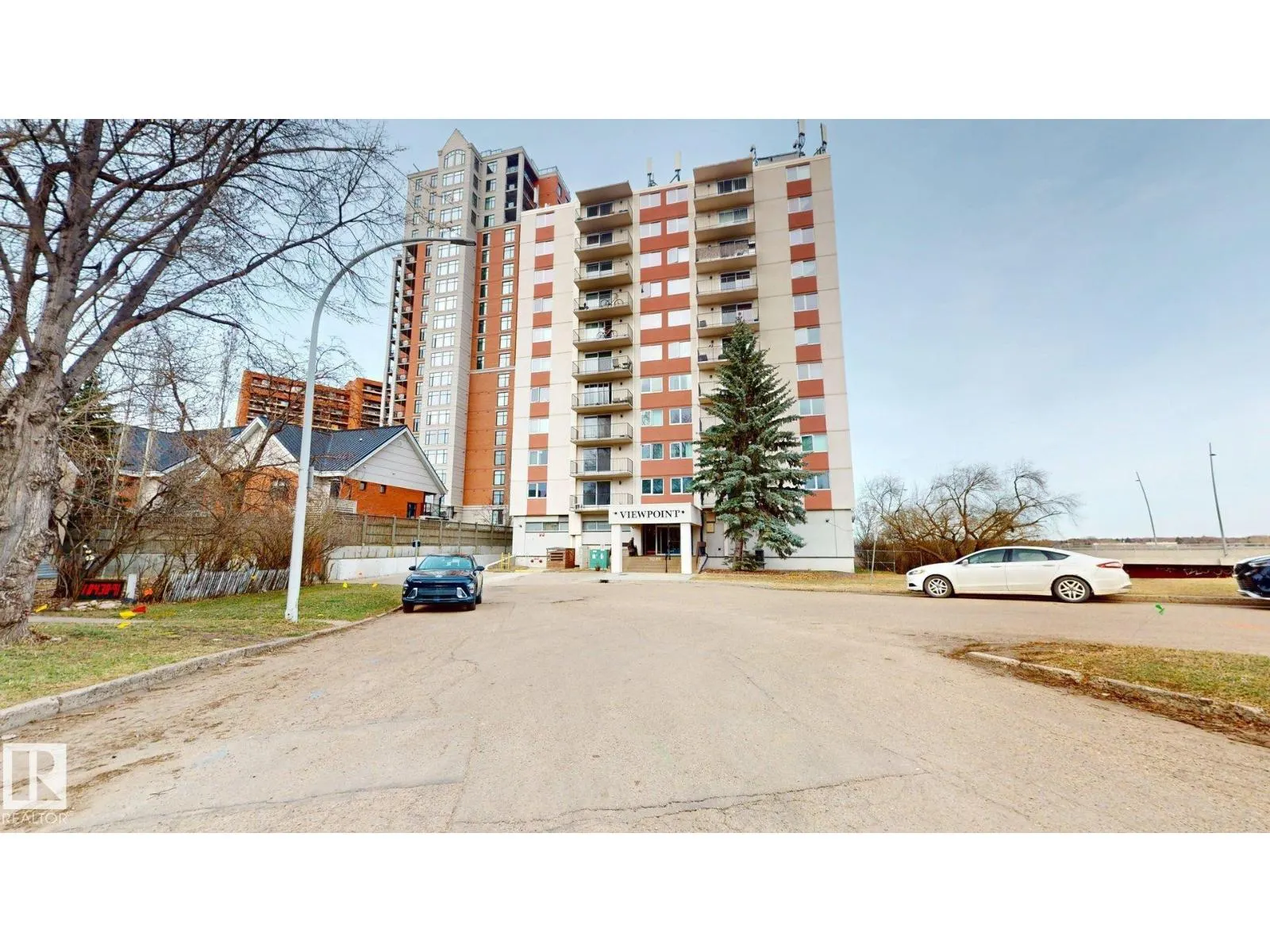 #203 9028 JASPER AV NW