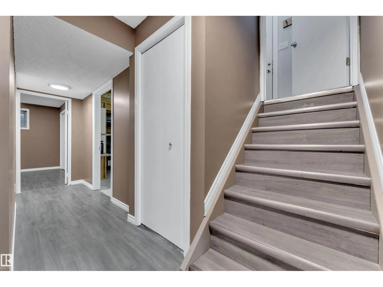 756 JOHNS RD NW