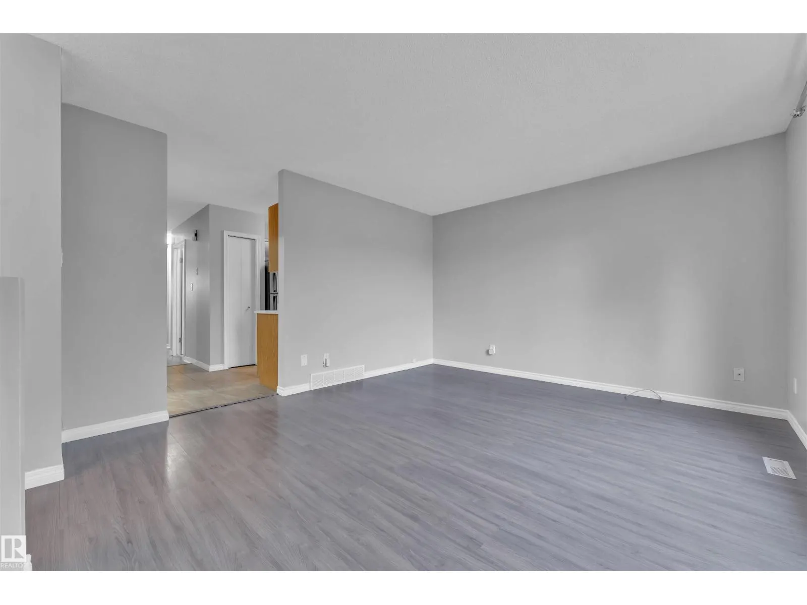 756 JOHNS RD NW