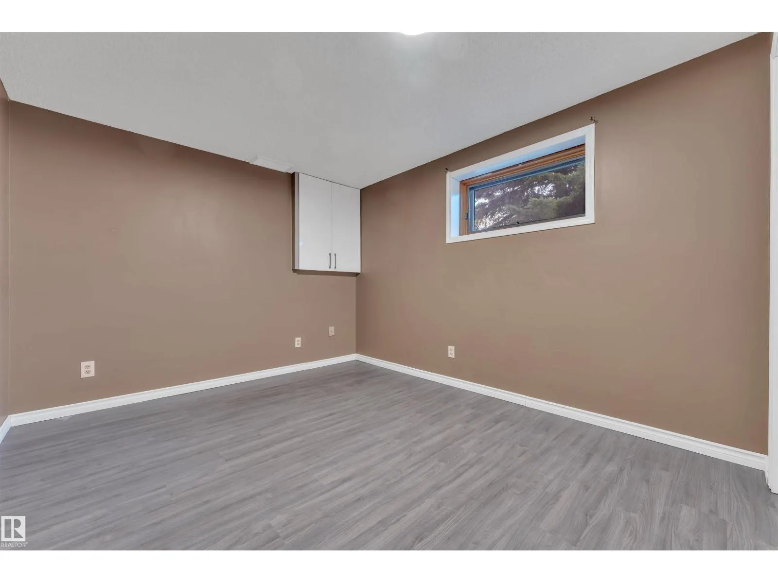 756 JOHNS RD NW