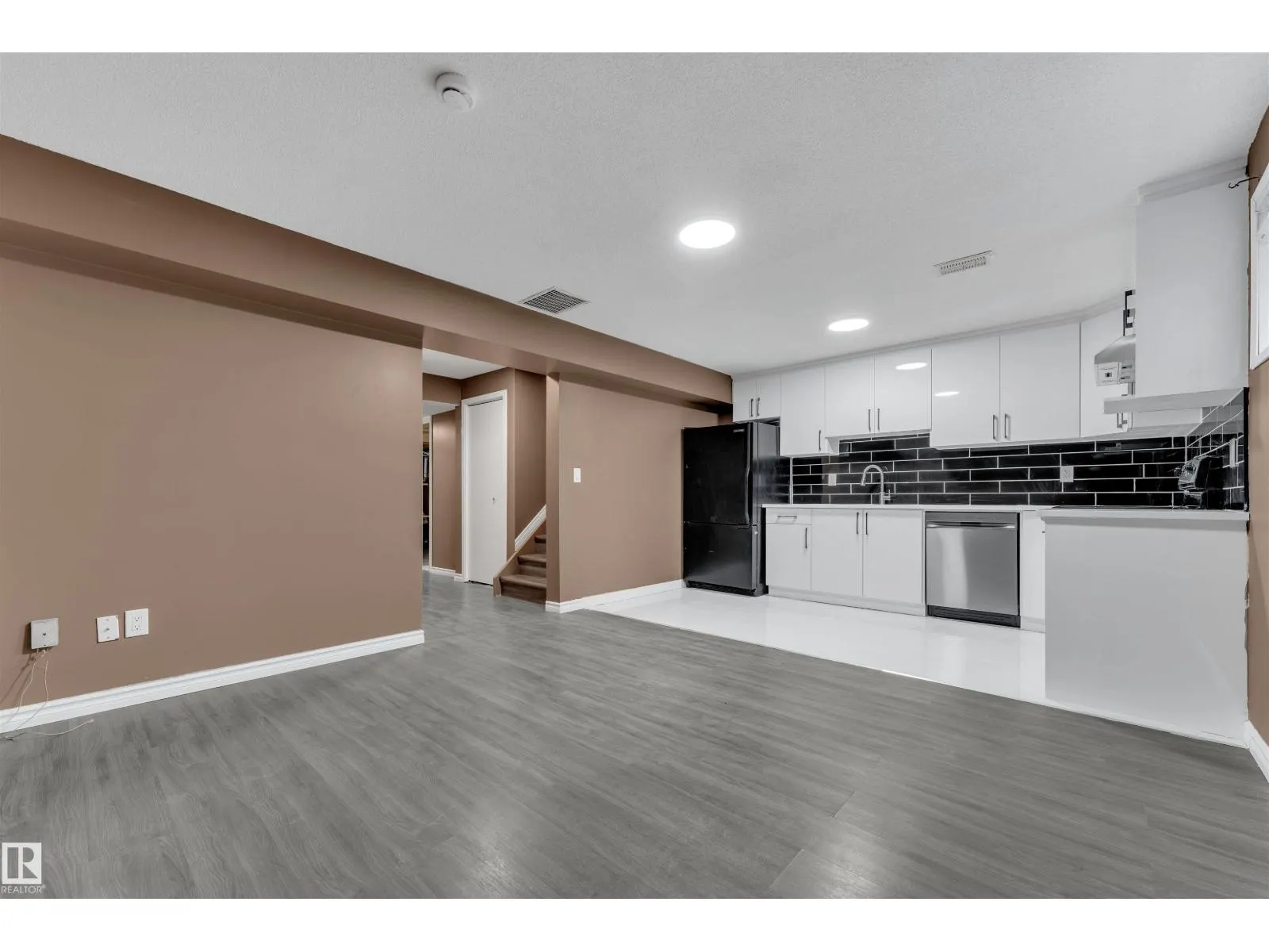 756 JOHNS RD NW