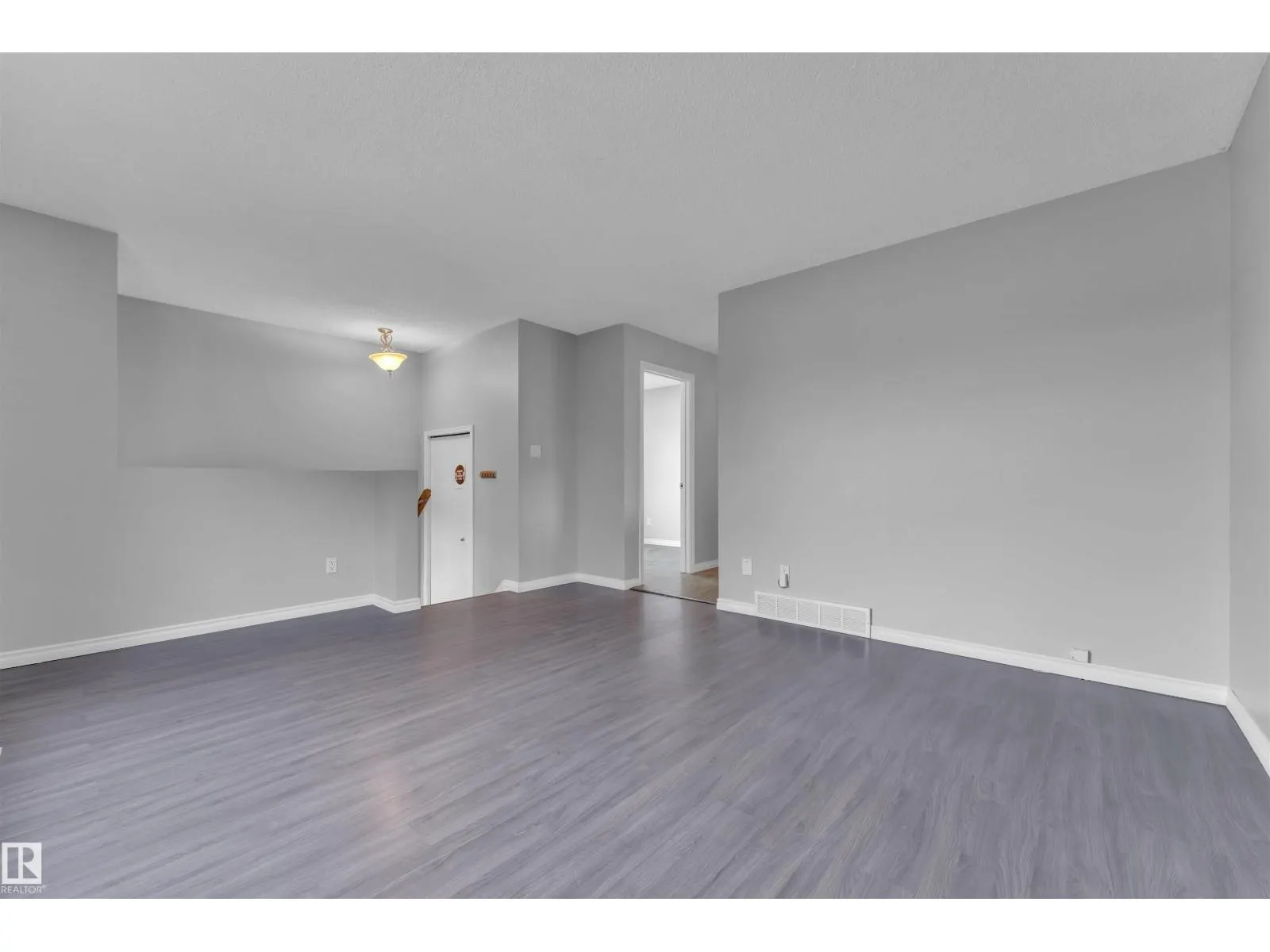 756 JOHNS RD NW